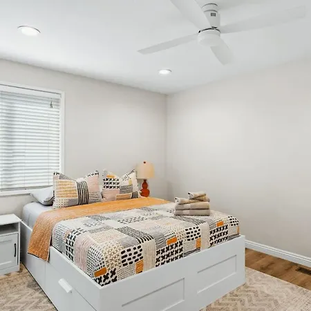 Spacious Suite - Minutes To Everything